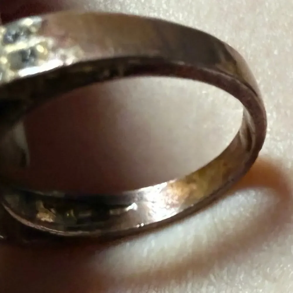 🧚🏻‍♀️ Vintage Style Statement Ring Size 7.5 Square Cut Gold Tone Distressed Look